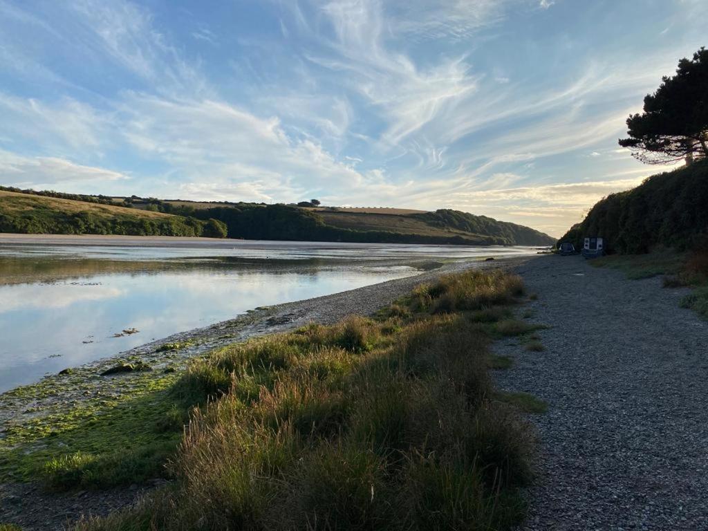 Chatsworth Riverscape: Peaceful Gannel Views Near Newquay Beaches Exterior photo