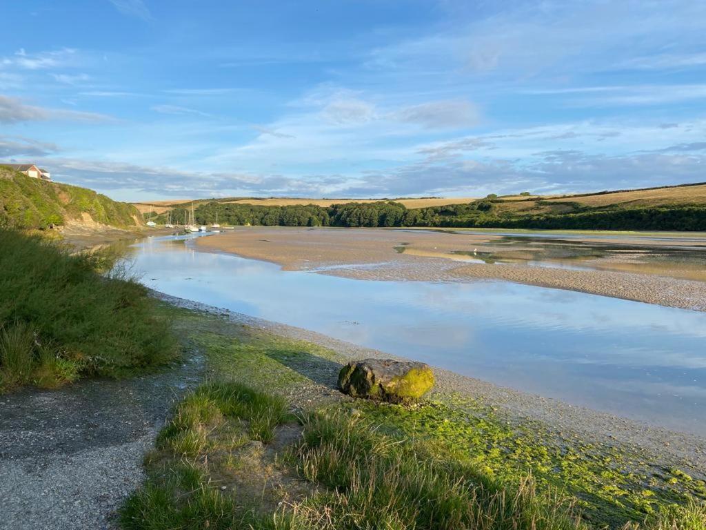 Chatsworth Riverscape: Peaceful Gannel Views Near Newquay Beaches Exterior photo